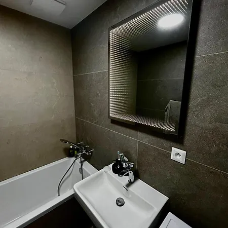 Luxury 3 布拉迪斯拉发