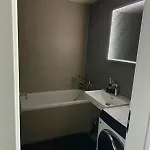 Luxury 3 *
